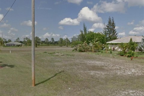 Land in Cape Coral, Florida № 1909989 - photo 2