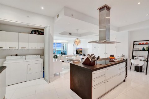 Copropriété à louer à Sunny Isles Beach, Floride: 2 chambres, 201.97 m2 № 1957674 - photo 15