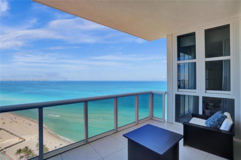 Copropriété à louer à Sunny Isles Beach, Floride: 2 chambres, 201.97 m2 № 1957674 - photo 8
