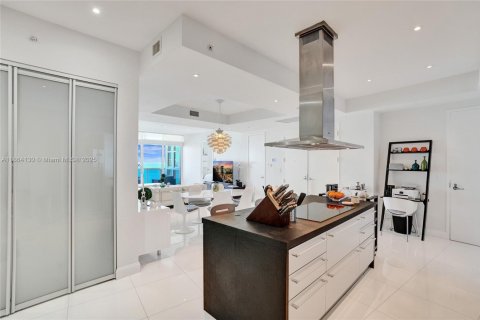 Copropriété à louer à Sunny Isles Beach, Floride: 2 chambres, 201.97 m2 № 1957674 - photo 16