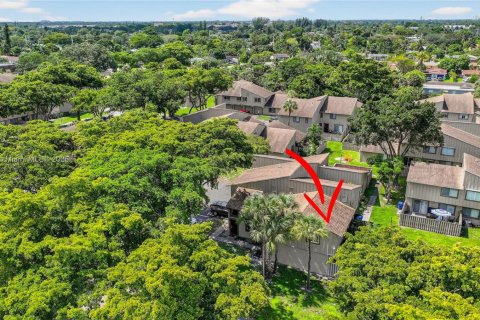 Condo in Lauderhill, Florida, 2 bedrooms  № 2013966 - photo 7