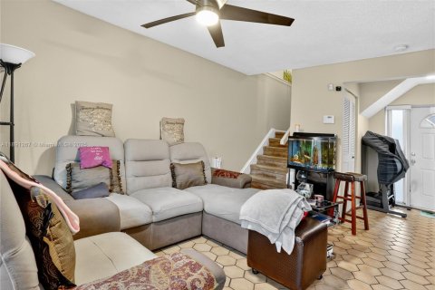 Condo in Lauderhill, Florida, 2 bedrooms  № 2013966 - photo 15