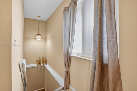 Condo in Lauderhill, Florida, 2 bedrooms  № 2013966 - photo 30