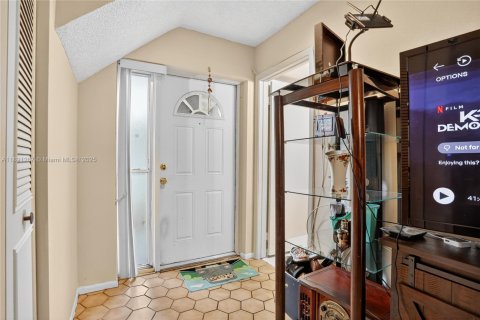 Condo in Lauderhill, Florida, 2 bedrooms  № 2013966 - photo 14