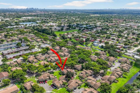 Condo in Lauderhill, Florida, 2 bedrooms  № 2013966 - photo 10