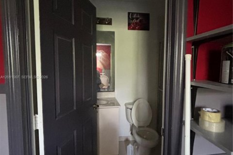 Adosado en venta en Miami Gardens, Florida, 2 dormitorios, 105.91 m2 № 2075249 - foto 3