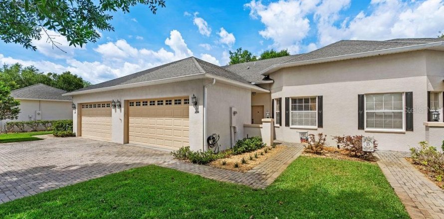 House in Groveland, Florida 2 bedrooms, 131.74 sq.m. № 2115173