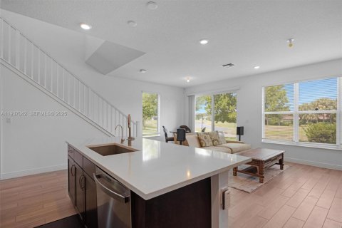 Townhouse in Deerfield Beach, Florida 3 bedrooms, 170.01 sq.m. № 1994900 - photo 13
