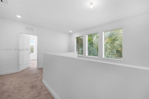 Townhouse in Deerfield Beach, Florida 3 bedrooms, 170.01 sq.m. № 1994900 - photo 20