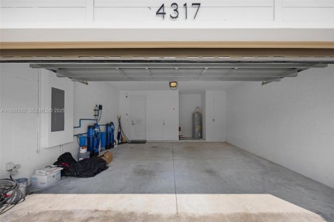 Townhouse in Deerfield Beach, Florida 3 bedrooms, 170.01 sq.m. № 1994900 - photo 28