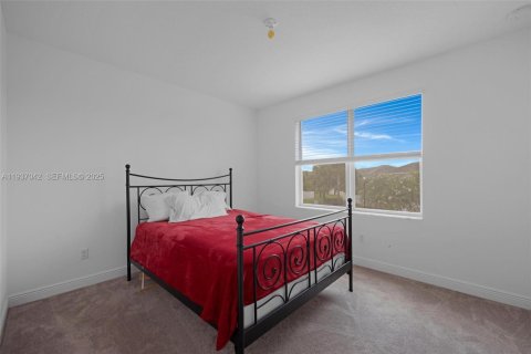 Townhouse in Deerfield Beach, Florida 3 bedrooms, 170.01 sq.m. № 1994900 - photo 16