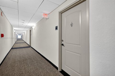 Купить кондоминиум в Санни-Айлс-Бич, Флорида 2 спальни, 141.3м2, № 1943345 - фото 3