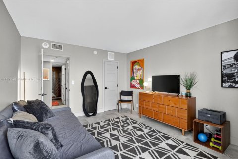 Купить кондоминиум в Санни-Айлс-Бич, Флорида 2 спальни, 141.3м2, № 1943345 - фото 19