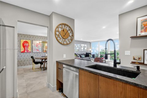 Купить кондоминиум в Санни-Айлс-Бич, Флорида 2 спальни, 141.3м2, № 1943345 - фото 12