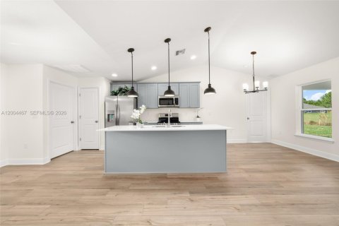 House in Sebring, Florida 4 bedrooms, 164.72 sq.m. № 2068691 - photo 5