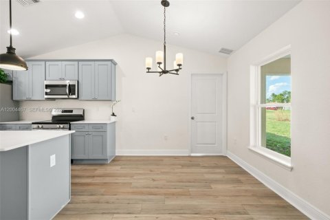 House in Sebring, Florida 4 bedrooms, 164.72 sq.m. № 2068691 - photo 8