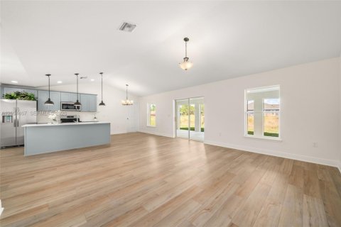 House in Sebring, Florida 4 bedrooms, 164.72 sq.m. № 2068691 - photo 12