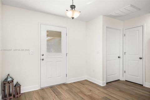 House in Sebring, Florida 4 bedrooms, 164.72 sq.m. № 2068691 - photo 4