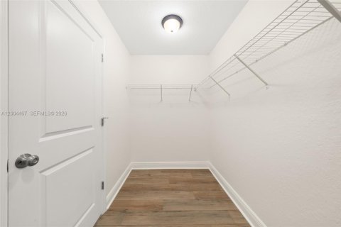 House in Sebring, Florida 4 bedrooms, 164.72 sq.m. № 2068691 - photo 17