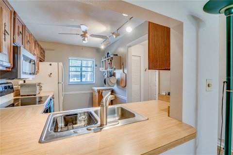 Copropriété à vendre à Largo, Floride: 2 chambres, 87.79 m2 № 2258873 - photo 14