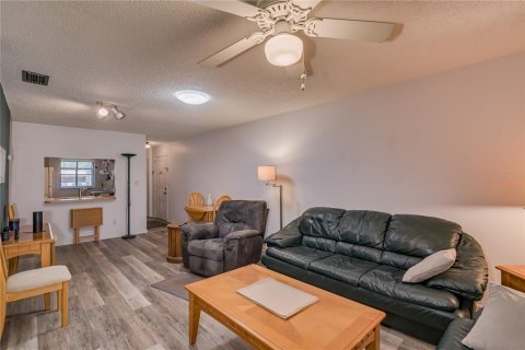 Copropriété à vendre à Largo, Floride: 2 chambres, 87.79 m2 № 2258873 - photo 7