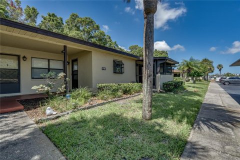 Condominio en Largo, Florida, 2 dormitorios № 2258873