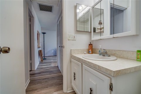 Copropriété à vendre à Largo, Floride: 2 chambres, 87.79 m2 № 2258873 - photo 30
