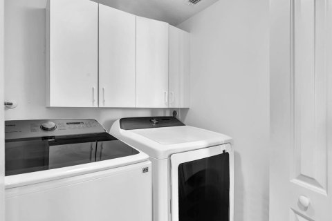 Condo in Palm Beach, Florida, 2 bedrooms  № 2261864 - photo 23