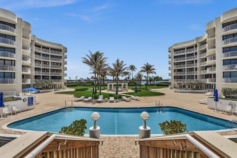 Condo in Palm Beach, Florida, 2 bedrooms  № 2261864 - photo 30