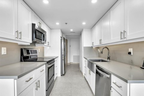 Condo in Palm Beach, Florida, 2 bedrooms  № 2261864 - photo 6