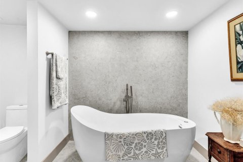 Condo in Palm Beach, Florida, 2 bedrooms  № 2261864 - photo 17