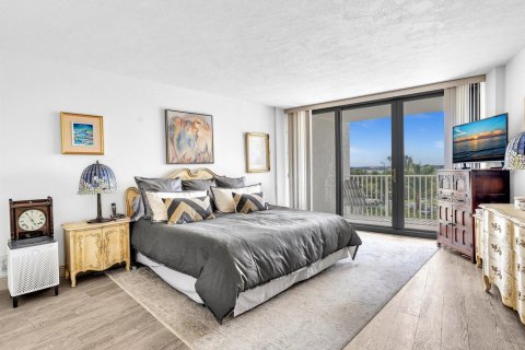 Condo in Palm Beach, Florida, 2 bedrooms  № 2261864 - photo 12