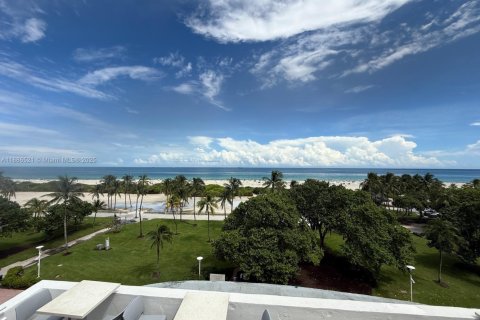 Hôtel, hôtellerie à vendre à Miami Beach, Floride: 1 chambre, 28.15 m2 № 2282847 - photo 9