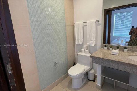 Hôtel, hôtellerie à vendre à Miami Beach, Floride: 1 chambre, 28.15 m2 № 2282847 - photo 6