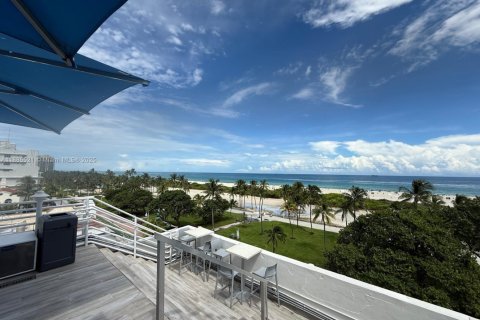 Hôtel, hôtellerie à vendre à Miami Beach, Floride: 1 chambre, 28.15 m2 № 2282847 - photo 12