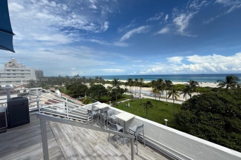 Hôtel, hôtellerie à vendre à Miami Beach, Floride: 1 chambre, 28.15 m2 № 2282847 - photo 8