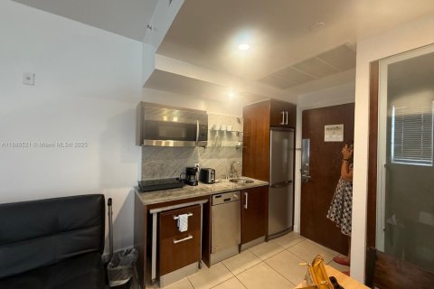 Hôtel, hôtellerie à vendre à Miami Beach, Floride: 1 chambre, 28.15 m2 № 2282847 - photo 5