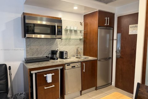 Hôtel, hôtellerie à vendre à Miami Beach, Floride: 1 chambre, 28.15 m2 № 2282847 - photo 7