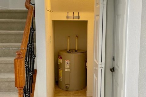 Townhouse in Miami, Florida 3 bedrooms, 161.65 sq.m. № 1968003 - photo 8