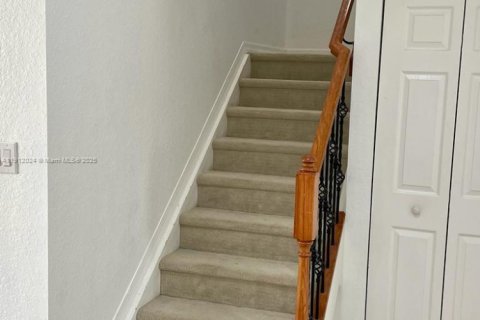 Townhouse in Miami, Florida 3 bedrooms, 161.65 sq.m. № 1968003 - photo 7