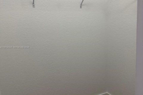 Townhouse in Miami, Florida 3 bedrooms, 161.65 sq.m. № 1968003 - photo 28