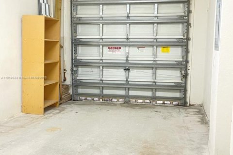 Townhouse in Miami, Florida 3 bedrooms, 161.65 sq.m. № 1968003 - photo 25