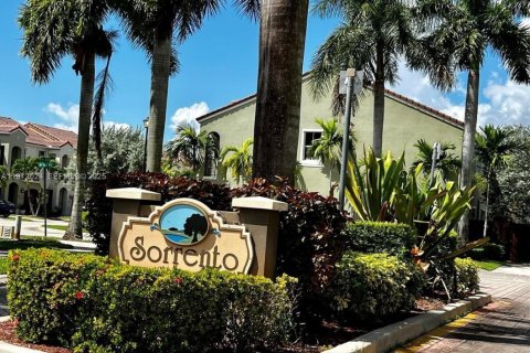 Townhouse in Miami, Florida 3 bedrooms, 161.65 sq.m. № 1968003 - photo 27