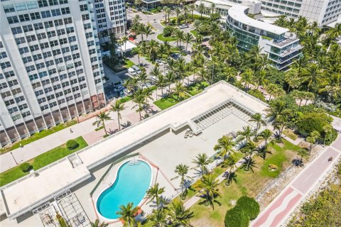 Condo in Miami Beach, Florida, 2 bedrooms  № 1867094 - photo 6