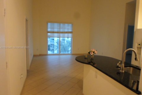 Condo in Miami, Florida, 2 bedrooms № 1990073 - photo 30
