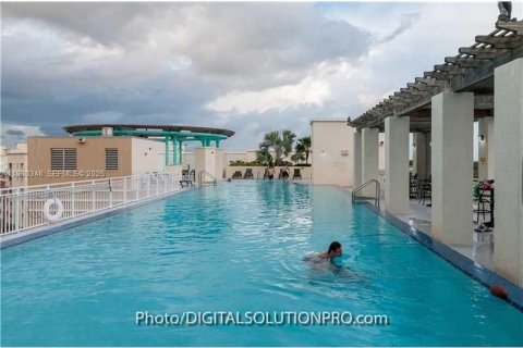 Condo in Miami, Florida, 2 bedrooms № 1990073 - photo 26