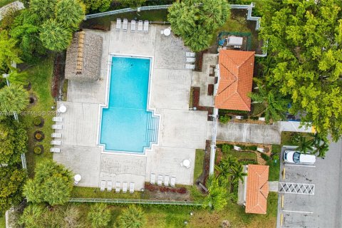 Condo in Pembroke Pines, Florida, 1 bedroom  № 2044391 - photo 4