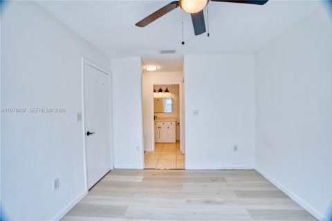 Condo in Pembroke Pines, Florida, 1 bedroom  № 2044391 - photo 20