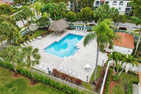 Condo in Pembroke Pines, Florida, 1 bedroom  № 2044391 - photo 3