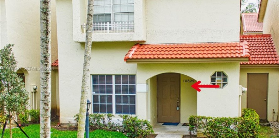 Condo in Pembroke Pines, Florida, 1 bedroom  № 2044391